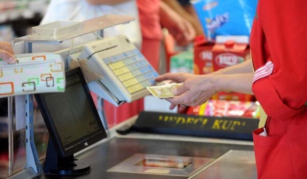 Radnici u trgovini godišnje 30 dana odrade besplatno