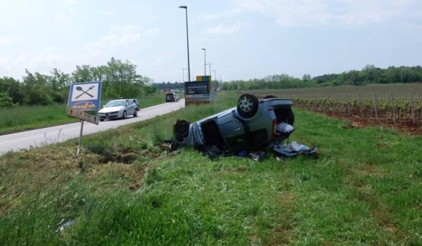 Ford na krovu, suvozačica u bolnici