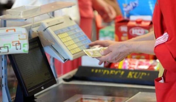 Radnici u trgovini godišnje 30 dana odrade besplatno