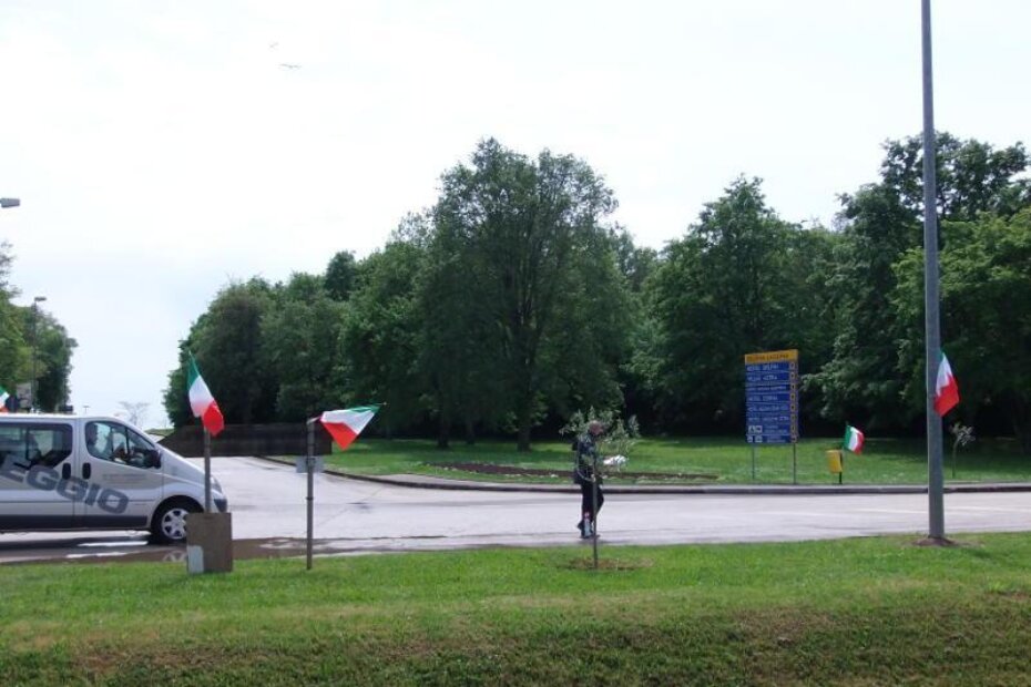 Zelena laguna danas je osvanula prepuna talijanskih zastava uz koje nije bilo nikakvih hrvatskih nacionalnih obilježja