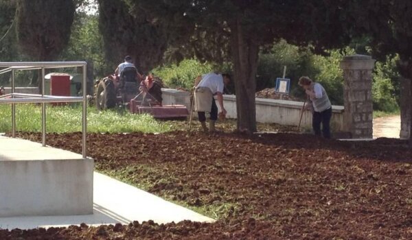 Održana radna akcija uređenja dvorišta škole u Varvarima