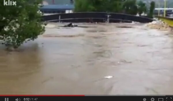 Video: sudar mostova u poplavama u BiH