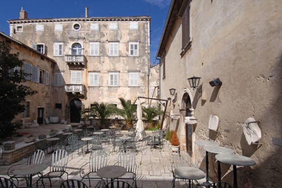 Zavičajni muzej Poreštine (pogled iz lapidarija)