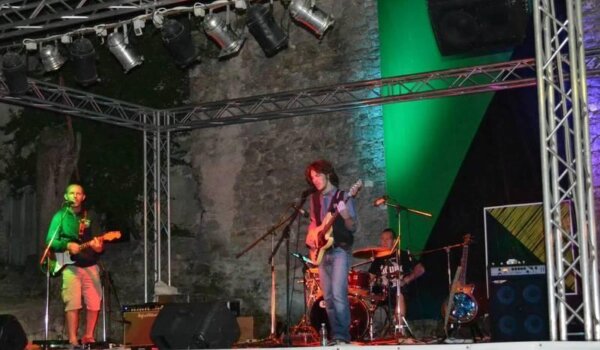 "Shout As One" EP prvijenac Vaanka Schvare