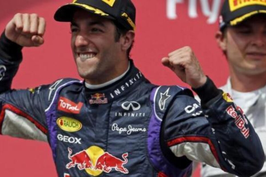 Daniel Ricciardo slavi svoju prvu pobjedu (Reuters)