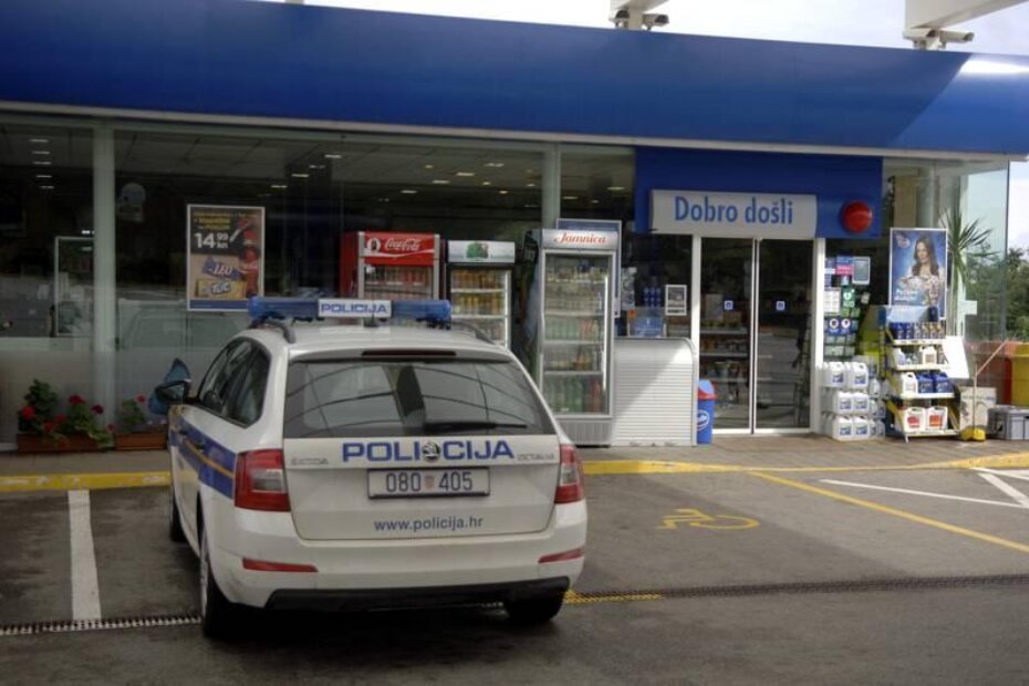 Benzinska pumpa Bačva Jug bila je danas poprište oružane pljačke