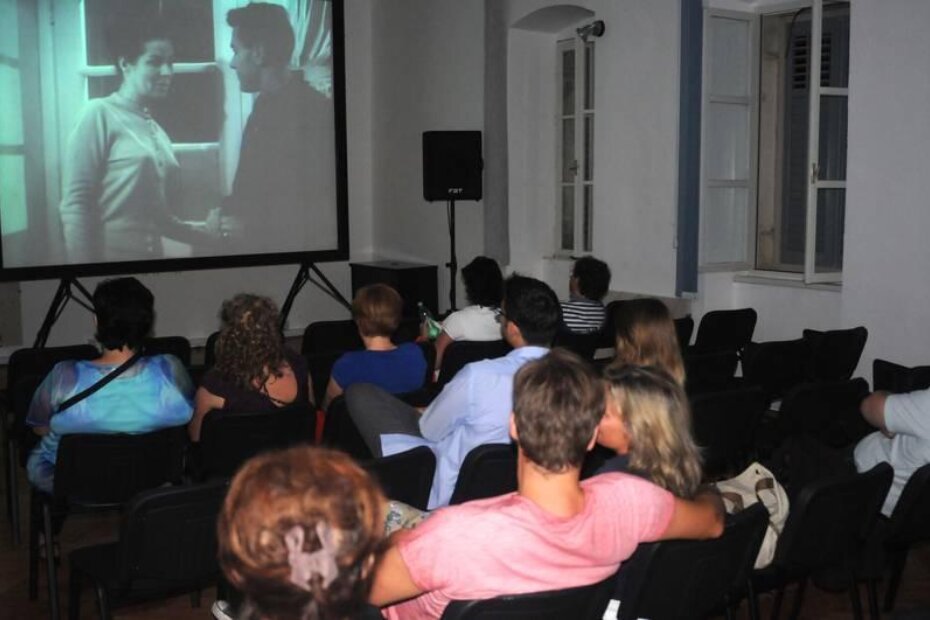 Kino predstava: Sarnoov film "Grijeh u predgrađu"