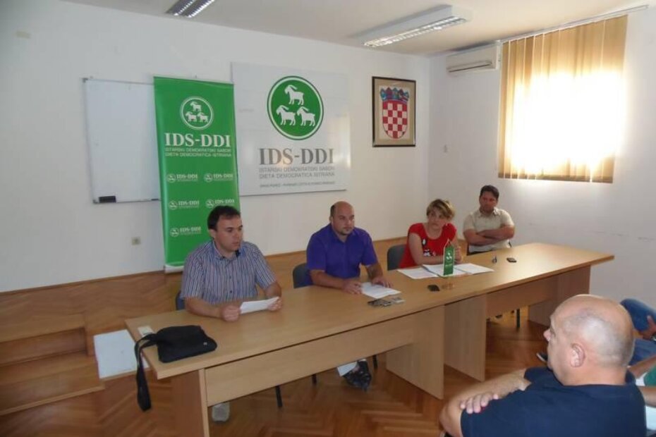 Loris Peršurić, Adriano Jakus, Sanja Oplanić i Ronald Žužić na današnjoj konferenciji za medije