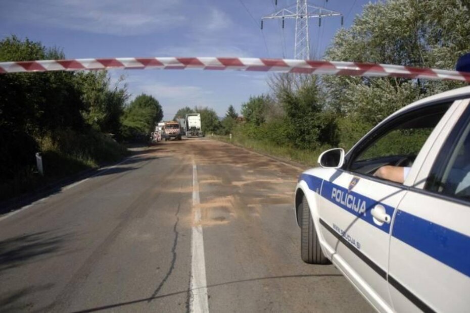 Zatvoren granični priljelaz Kaštel (M. SARDELIN)