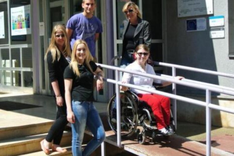 Dio projektnog tima škole s mentoricom (arhiva TUŠ Antona Štifanića)