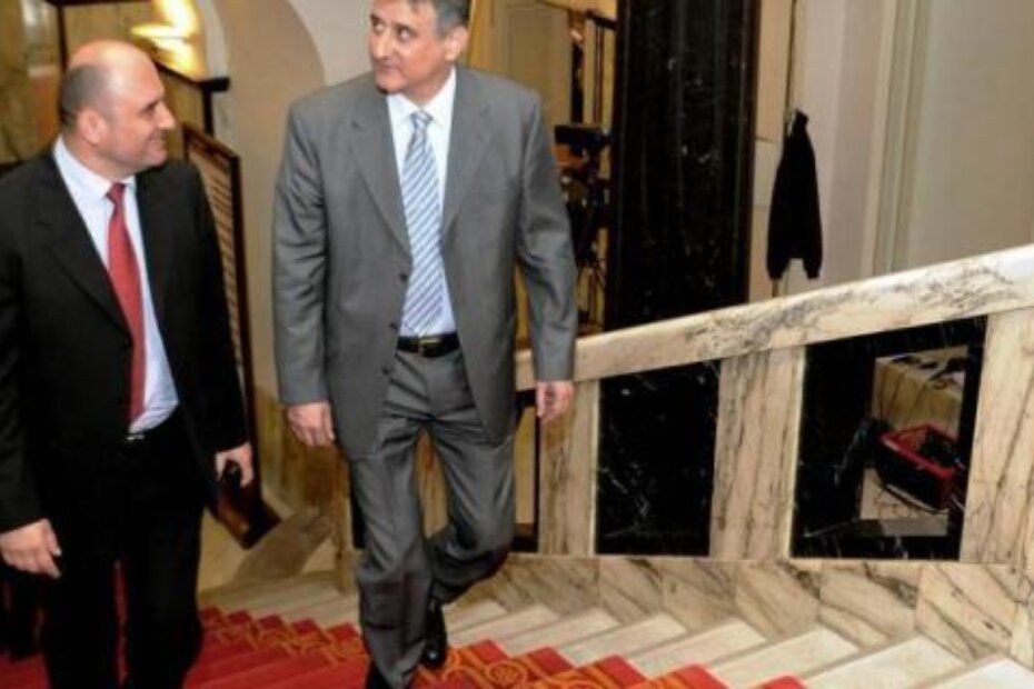 Tomislava Karamarka rijetko se može vidjeti da dolazi na radno mjesto u Sabor, ali zbog toga on nema problema (arhiva NL)