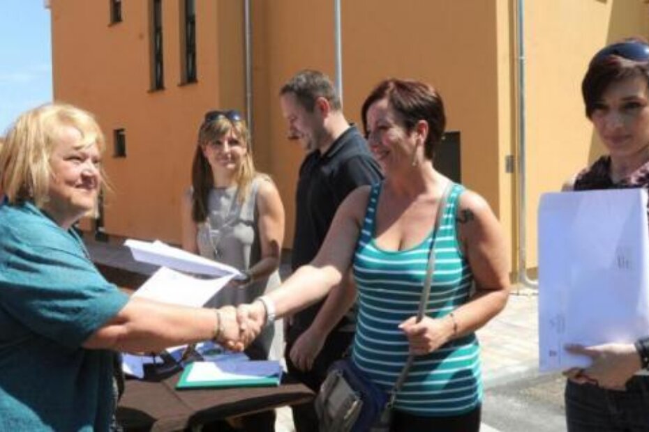 Ministrica je vlasnicima uručila ključeve (M. MIJOŠEK)