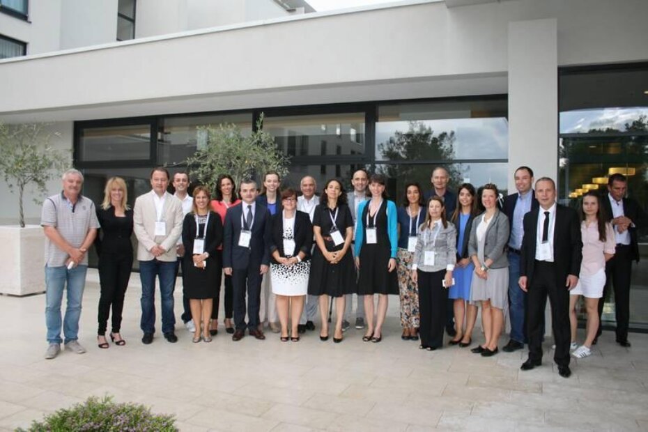 Dogradonačelnica Nataša Basanić Čuš i predsjednik gradske sportske zajednice Milan Markežić sa sudionicima seminara u hotelu Parentium