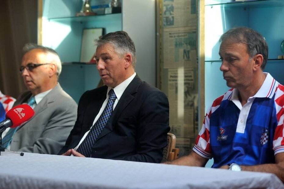 Valter Krizmanić (u sredini) podnio ostavku na sve funkcije u IBS-u, HBS-u i Savezu sportova Istarske županije.