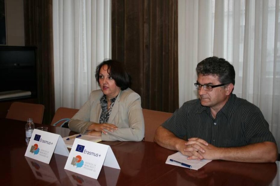 Edi Štifanić i Sandra Ćakić Kuhar na konferenciji za medije