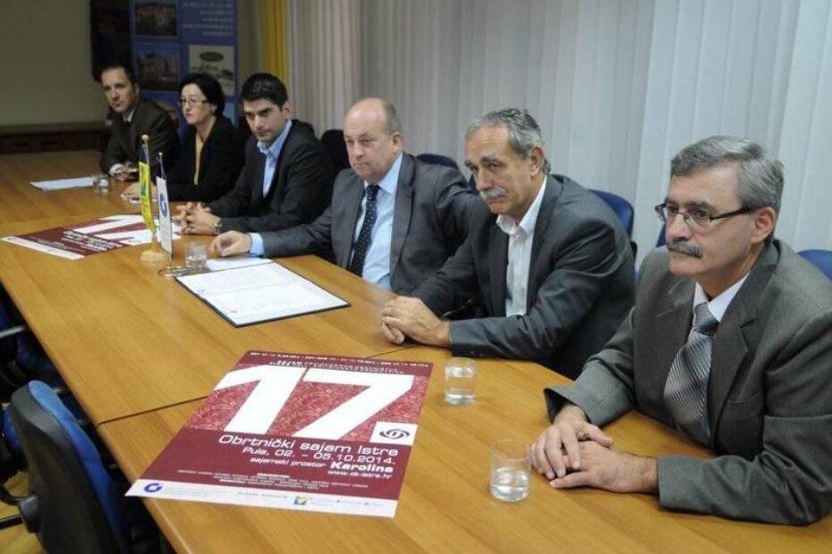 S današnje konferencije za novinare (D. ŠTIFANIĆ)