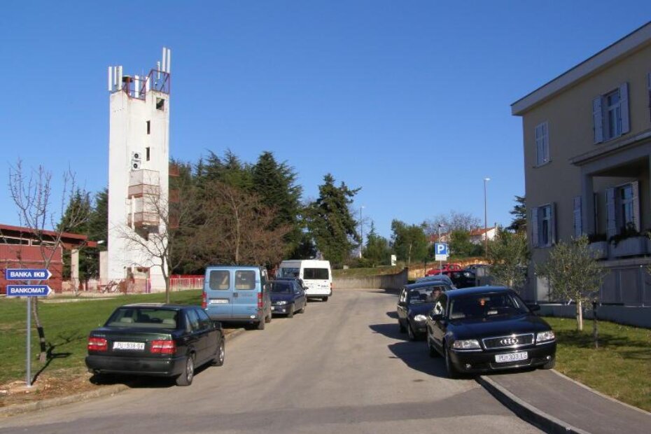 Vatrogasni toranj u Poreču (foto: arhiv parentium.com)