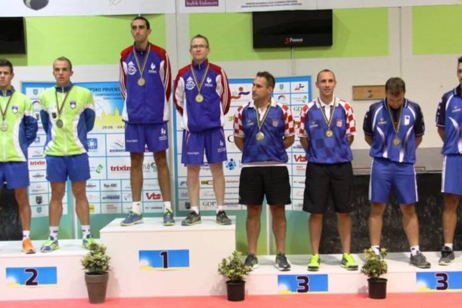 Alexandre Chirat,Jeremy Micoud, Aleš Borčnik, Anže Petrič,  Darijan Živolić,  Leo Brnić, Marco Ziraldo i Emanuele Ferrero na pobjedničkom postolju