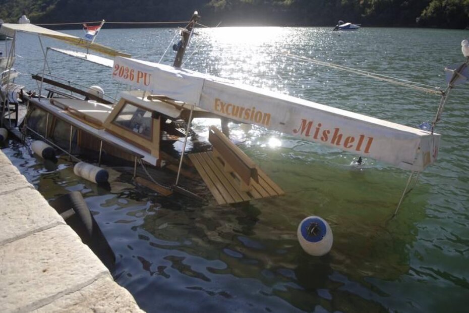 Vlasnik mogućim uzrokom potonuća smatra eventualni kvar na ventilu sustava odvodnje iz brodskog wc-a