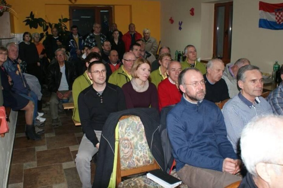 Tijesna Društvena prostorija laniške općine