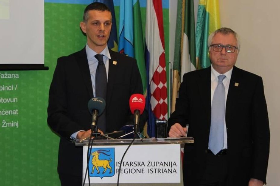 Valter Flego i Valter Drandić na predstavljanju studije "Učinci decentralizacije u Republici Hrvatskoj na ekonomski i fiskalni položaj Istarske županije"