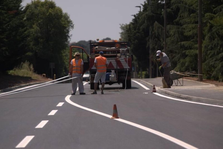Održavanje horizontalne signalizacije u Poreću (foto:arhiv)