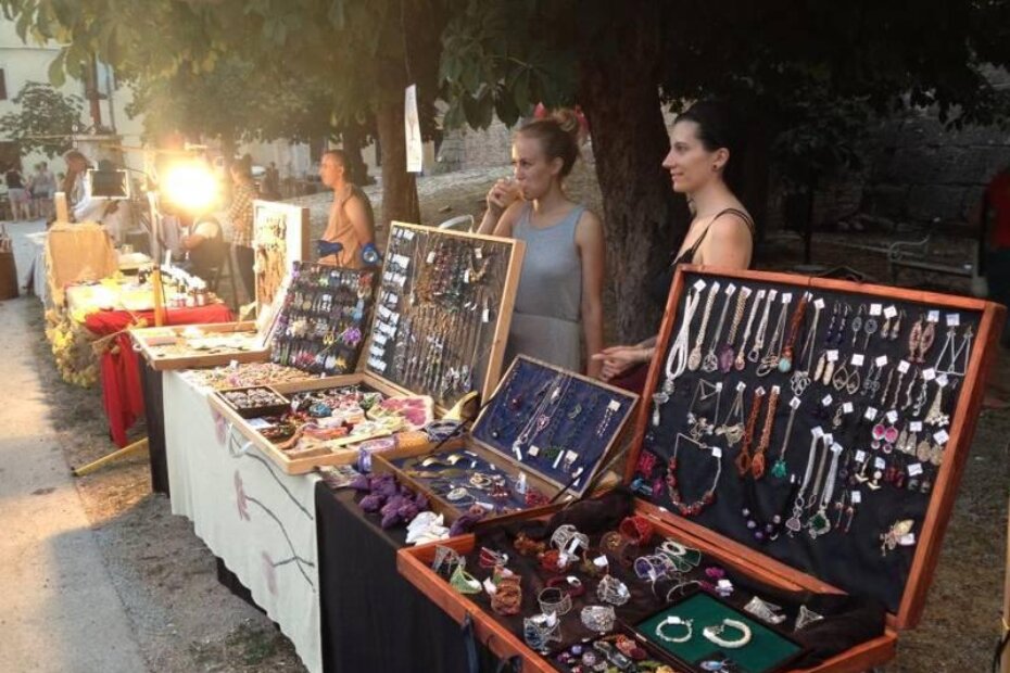 Ručno izrađeni nakit na Astrofestu