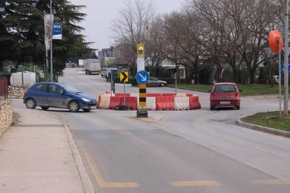 Privremena regulacija prometa kružnim raskrižjem u Ulici Matije Vlašića