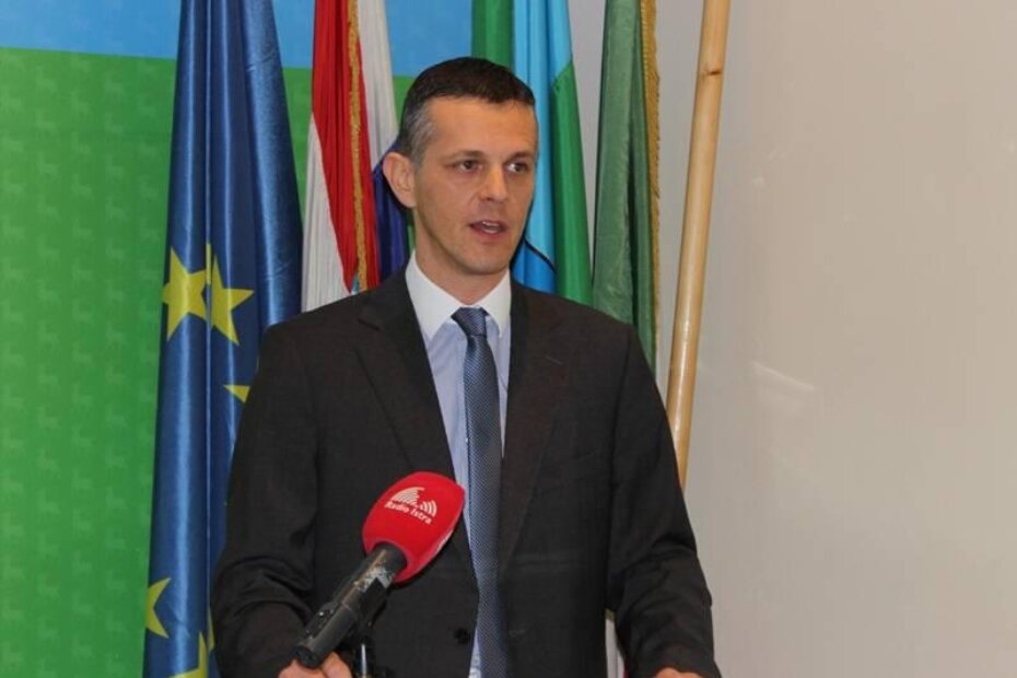 Istarski župan Valter Flego na predstavljanju "Proračuna u malom"