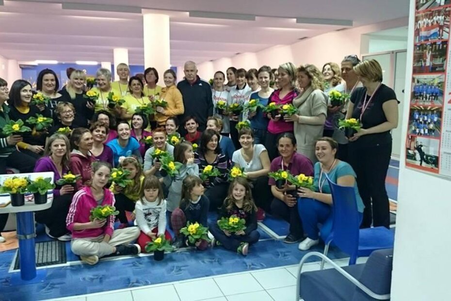 Zajednička fotografija sudionica turnira na porečkoj kuglani u Obrtničkom domu