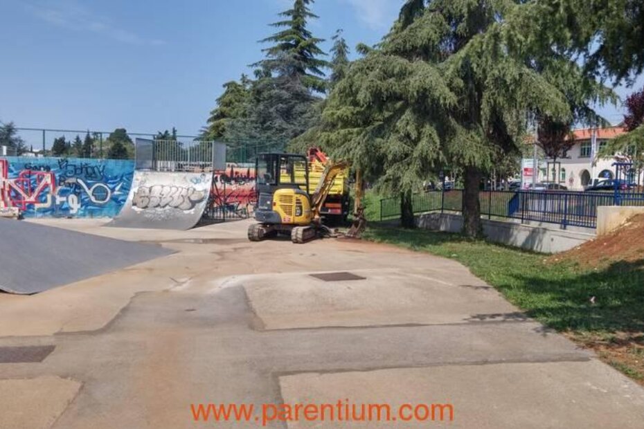 Radovi na uvođenju plina u Osnovnu školu Poreč i sportsku dvoranu "Veli Jože" danas su započeli kod skate parka