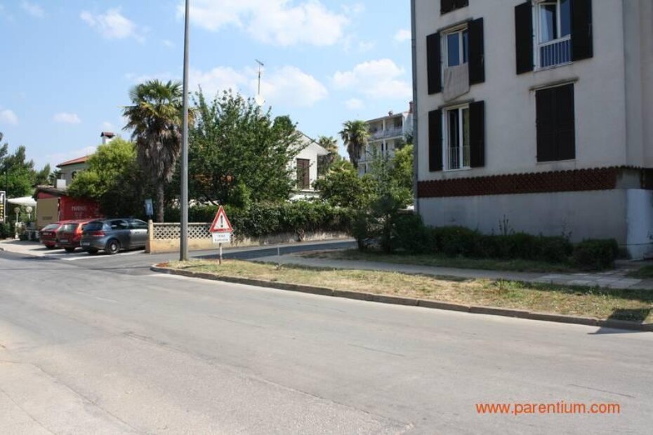 Ulaz na parkiralište iz Kalčićeve ulice