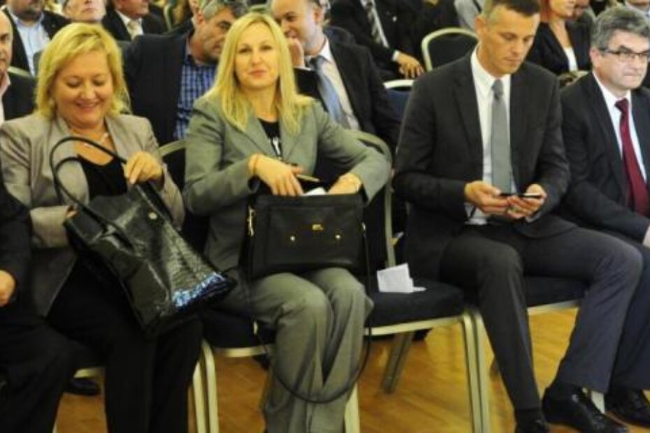 Gosti i sudionici proslave u Istarskoj sabornici - Jasna Jaklin-Majetić, Nada Prodan-Mraković, Valter Flego, Edi Štifanić... (M. M
