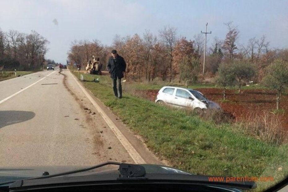 Getz u njivi zbog neopreznosti vozača, ali i zemlje na otvorenoj prometnici