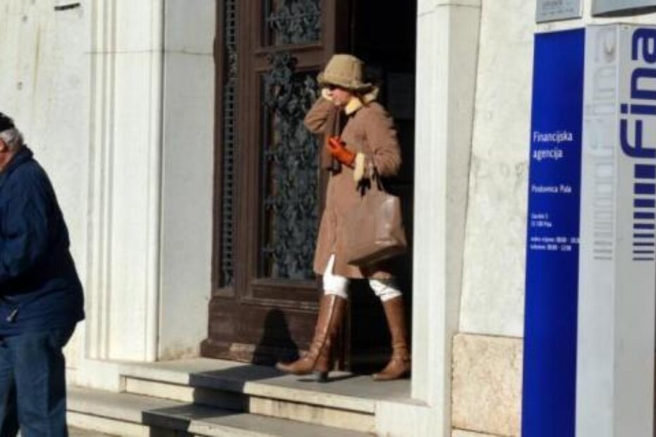 Puljanin zbog propusta Financijske agencije već danima  ne može do svog novca (N. LAZAREVIĆ)
