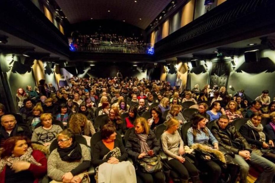 Brojna publika prve festivalske večeri