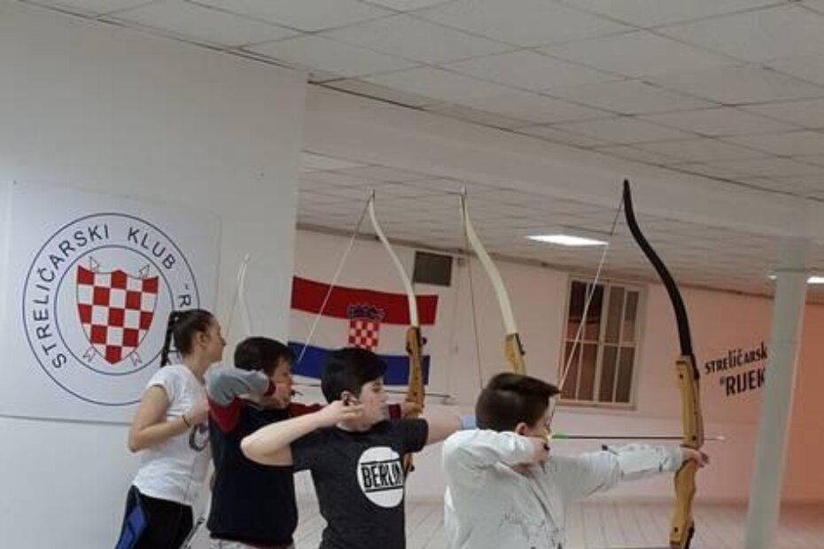 Pucanje lukom i strijelom u klupskim uvjetima