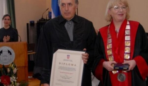 Korado Korlević počasni doktor Sveučilišta u Zadru
