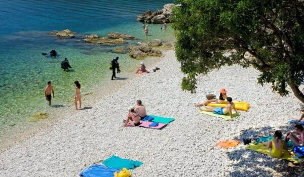 Valamar Riviera donacijskim programom "Volimo Jadransko more" pomaže akcije čišćenja plaža i podmorja
