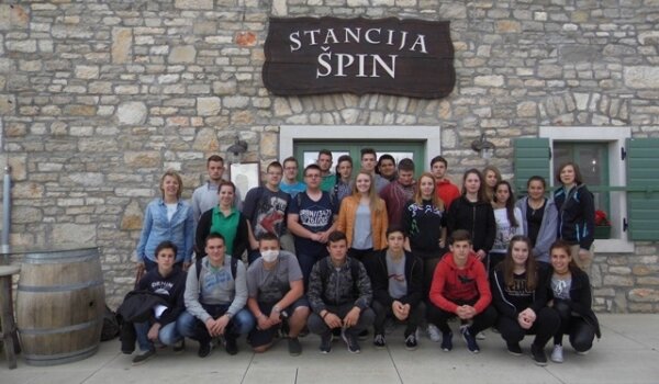 Agrotehničari SŠ Mate Balote nastavljaju putevima tradicije