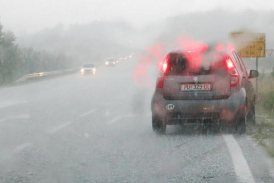 Nevrijeme s tučom kod Barbana (Goran Sebelic / CROPIX)