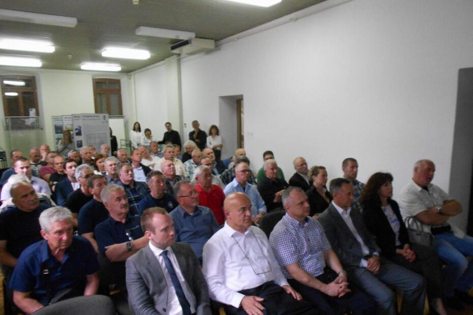 Publika na predavanju u pazinskom Arhivu (D. ŠIŠOVIĆ)