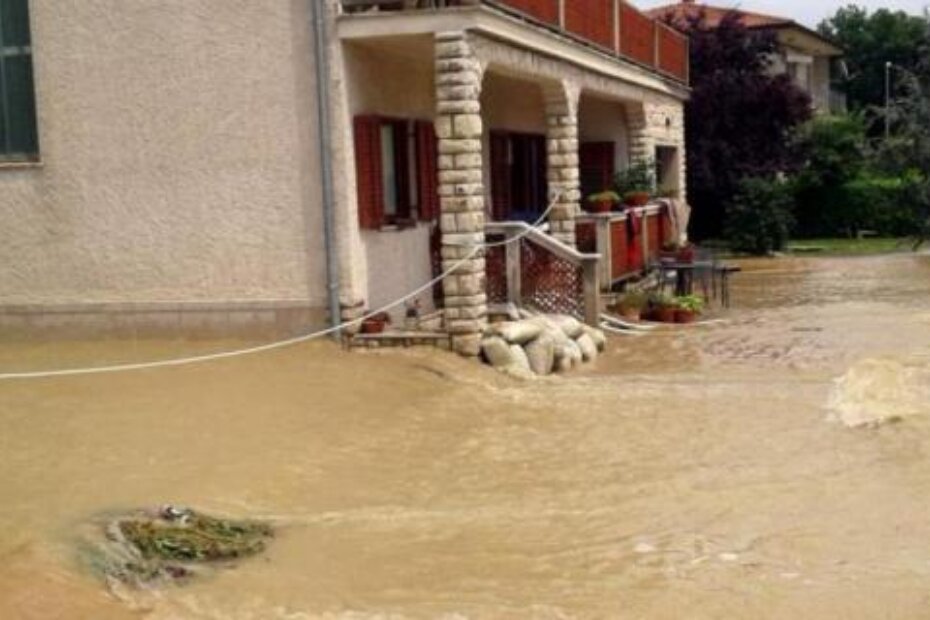 Bujica u Katunu Trviškom doslovce je prolazila kroz kuću