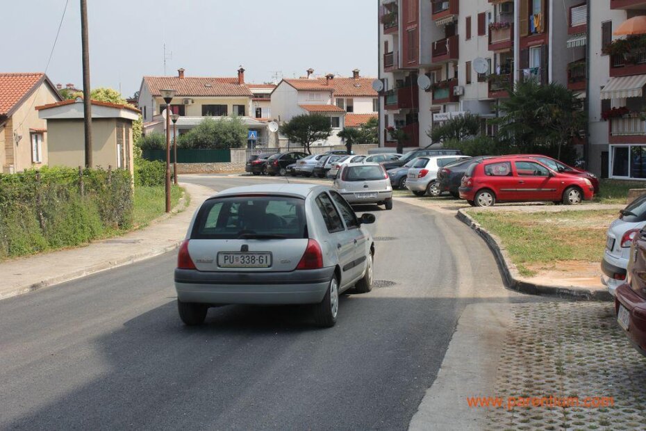 Poklopci na šahtovima su zbog loše obavljenog posla izloženi daleko jačim udarcima, zbog čega će kraće i trajati.