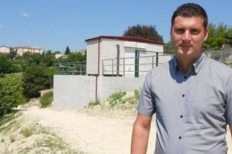 Općinski načelnik Marko Ferenac i novi pročistač otpadnih voda u Vižinadi (M. RIMANIĆ)