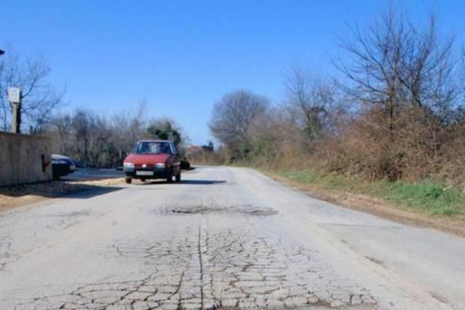 Na puno kilometara županijskih cesta stanje je jako loše (M. MIJOŠEK)