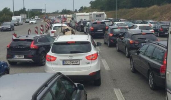 Vikend na cestama: Gužvi će biti na svim pravcima