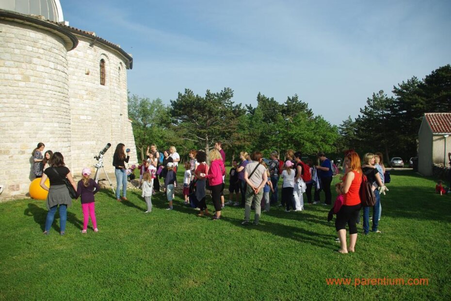 Zvjezdarnica na Tičanu (arhivska fotografija)