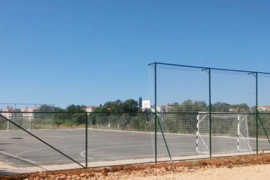 Novo igralište u Velom Maju dimenzija je 42 x 22 metra