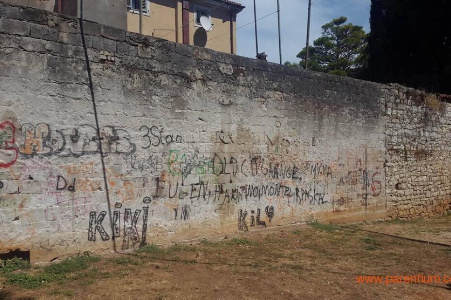 Ovako je zid izgledao donedavno